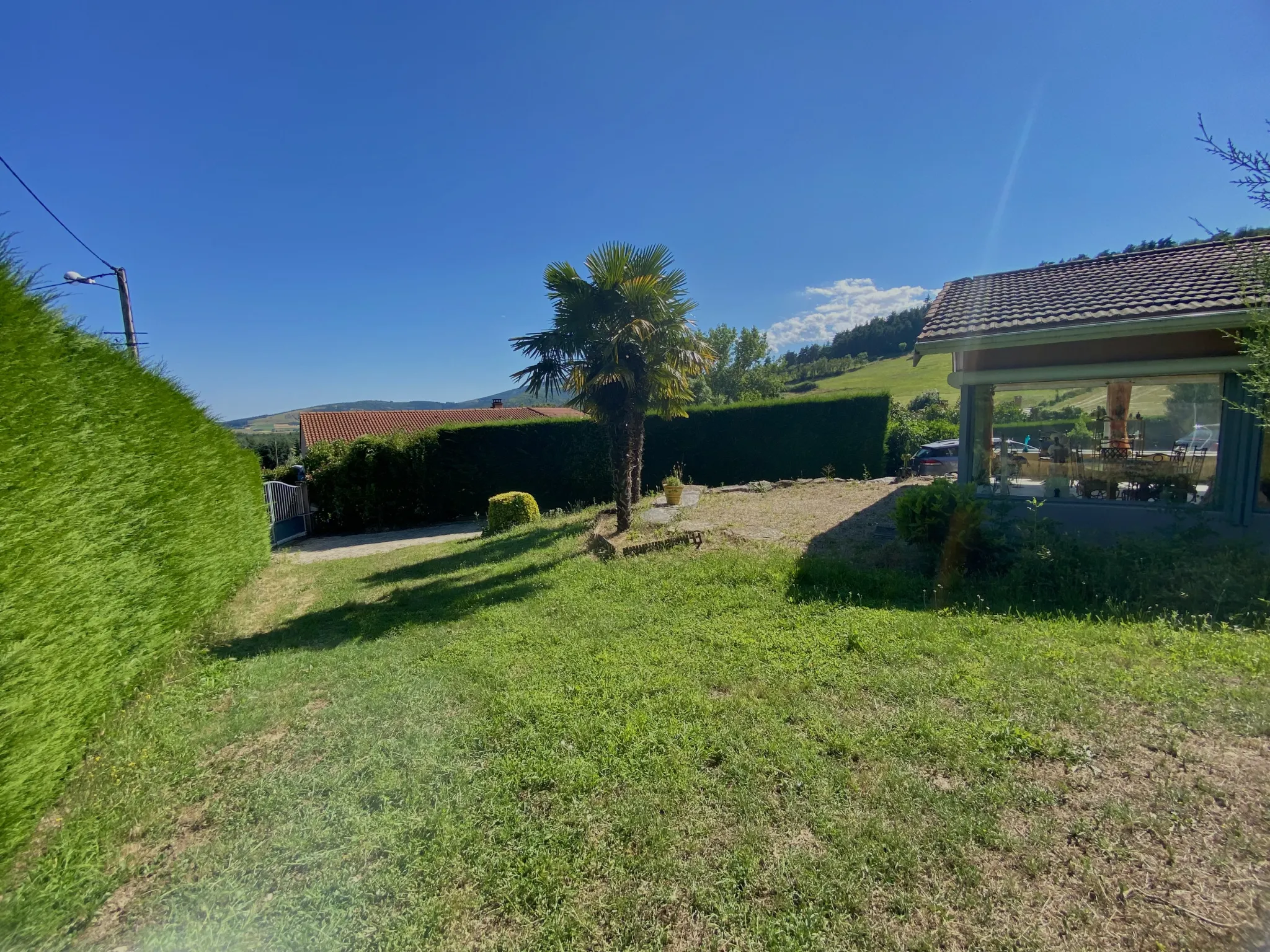 Maison d'exception à Bourg Argental avec vue sur la campagne 