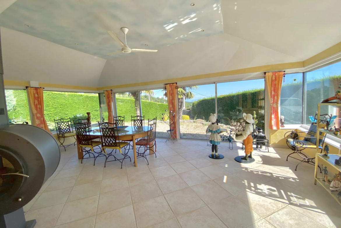 Maison d'exception à Bourg Argental avec vue sur la campagne 