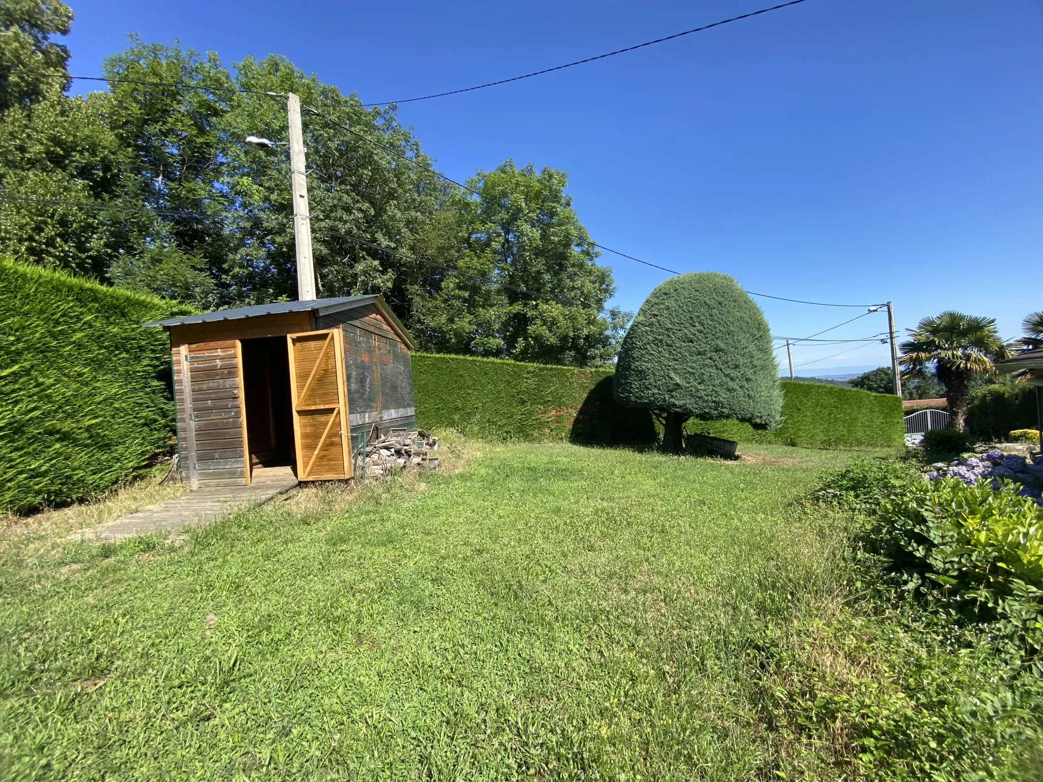 Maison d'exception à Bourg Argental avec vue sur la campagne 