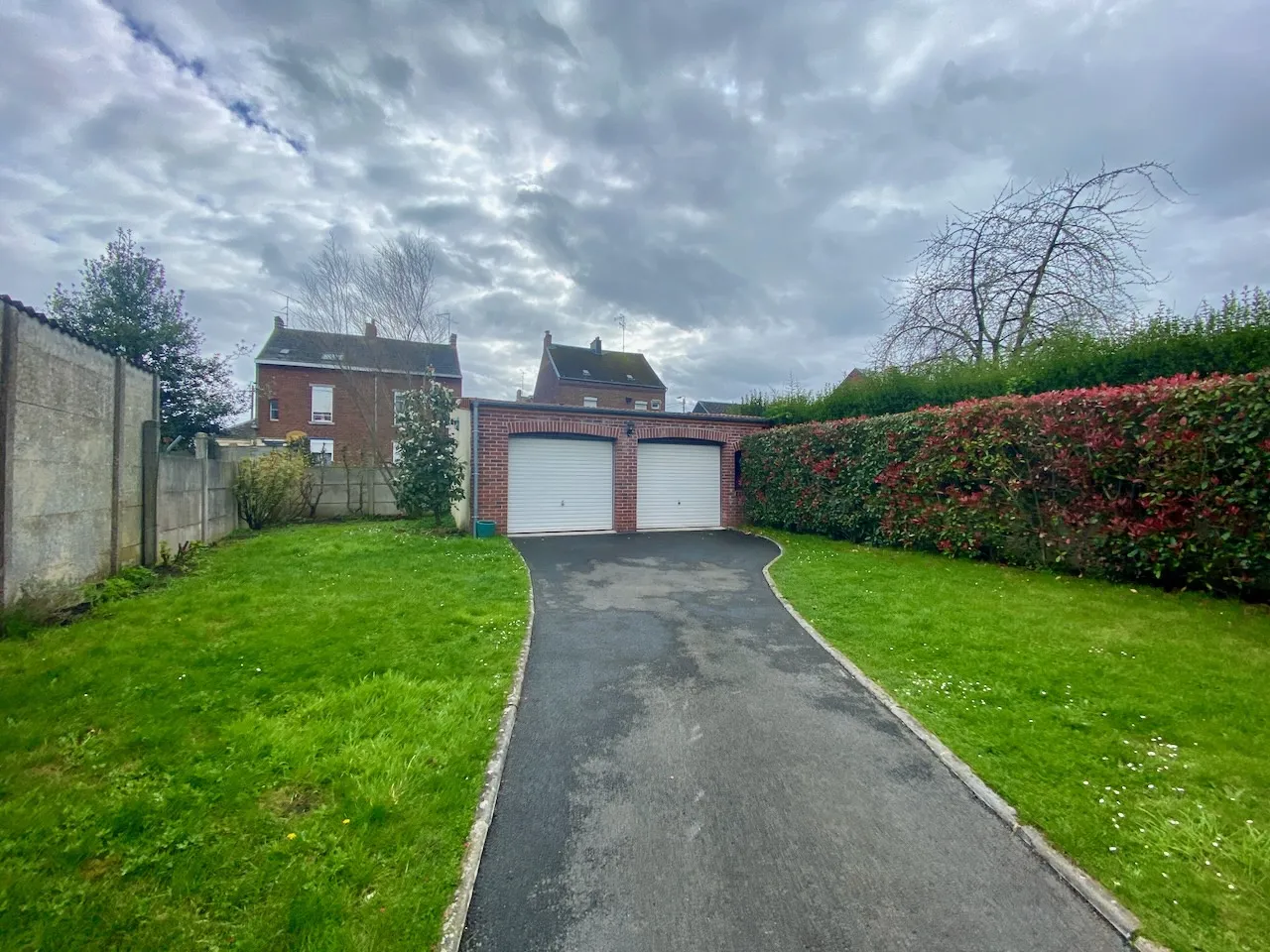 Maison à vendre à Maubeuge - 6 chambres et garage 