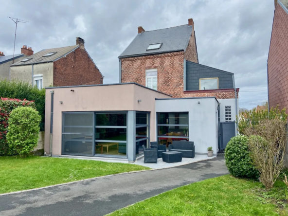 Maison à vendre à Maubeuge - 6 chambres et garage