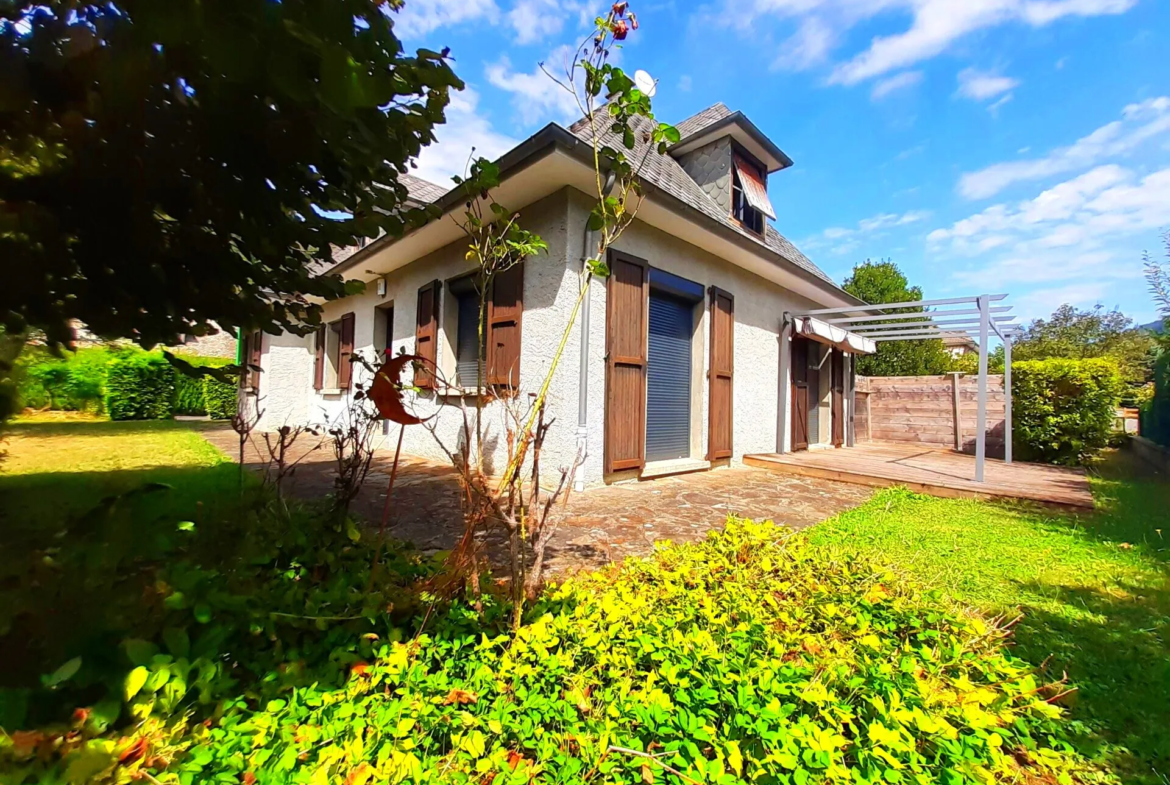 Belle Maison d'Architecte à Aurillac - 5 Chambres et Jardin 