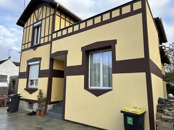 Maison 5 chambres à vendre à Montigny-Lès-Cormeilles pour 110 000 €