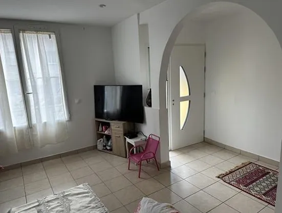 Maison 5 chambres à vendre à Montigny-Lès-Cormeilles pour 110 000 € 