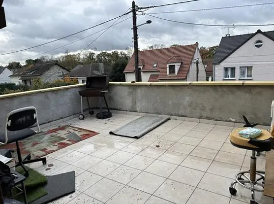 Maison 5 chambres à vendre à Montigny-Lès-Cormeilles pour 110 000 € 