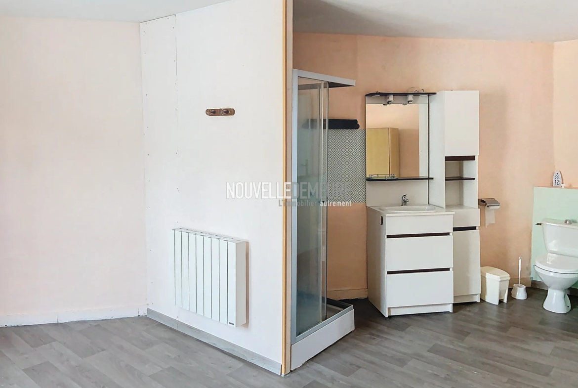 À vendre : Maison de bourg de 115 m² à Maen Roch 