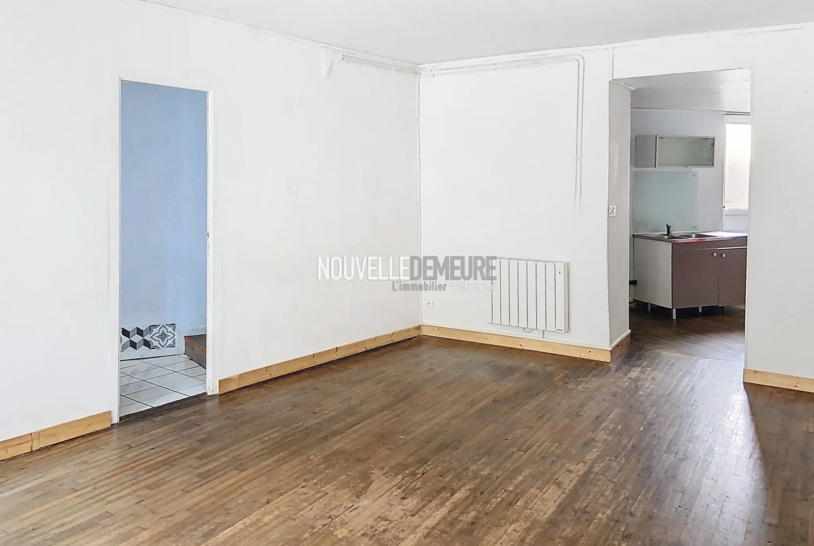 À vendre : Maison de bourg de 115 m² à Maen Roch 