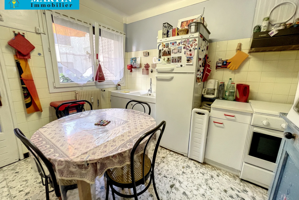 Appartement F3 avec balcon, parking et cave à Céret 