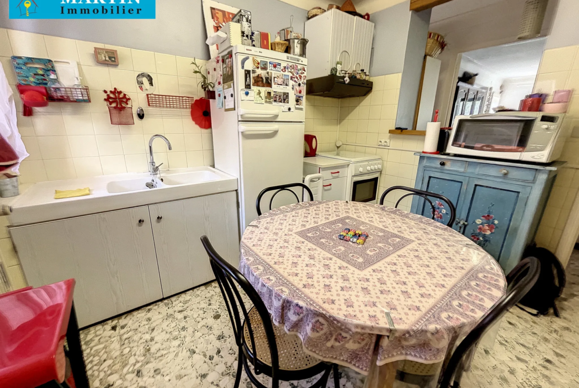 Appartement F3 avec balcon, parking et cave à Céret 