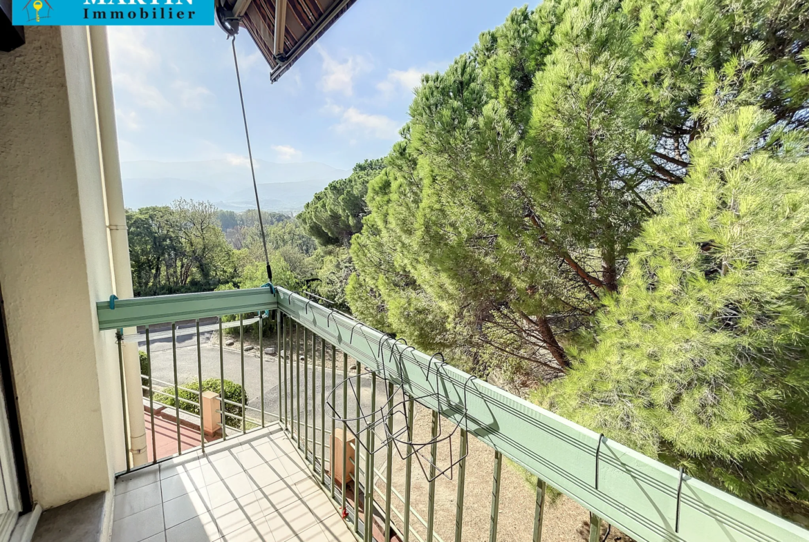 Appartement F3 avec balcon, parking et cave à Céret 