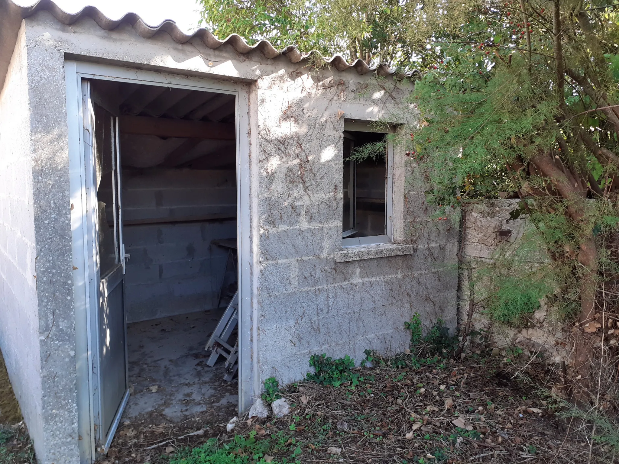 À vendre : Maison ancienne à rénover à Loulay 