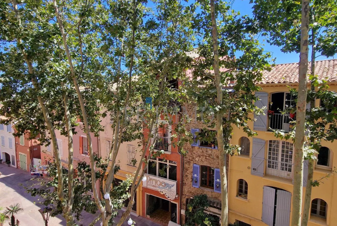 À vendre : Appartement 2 pièces 51 m² à Fréjus Centre Historique 