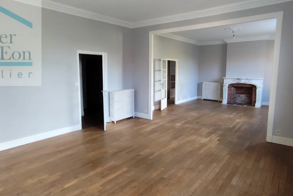 Appartement T4 de 180m2 avec local de 200m2 à Tonnerre 