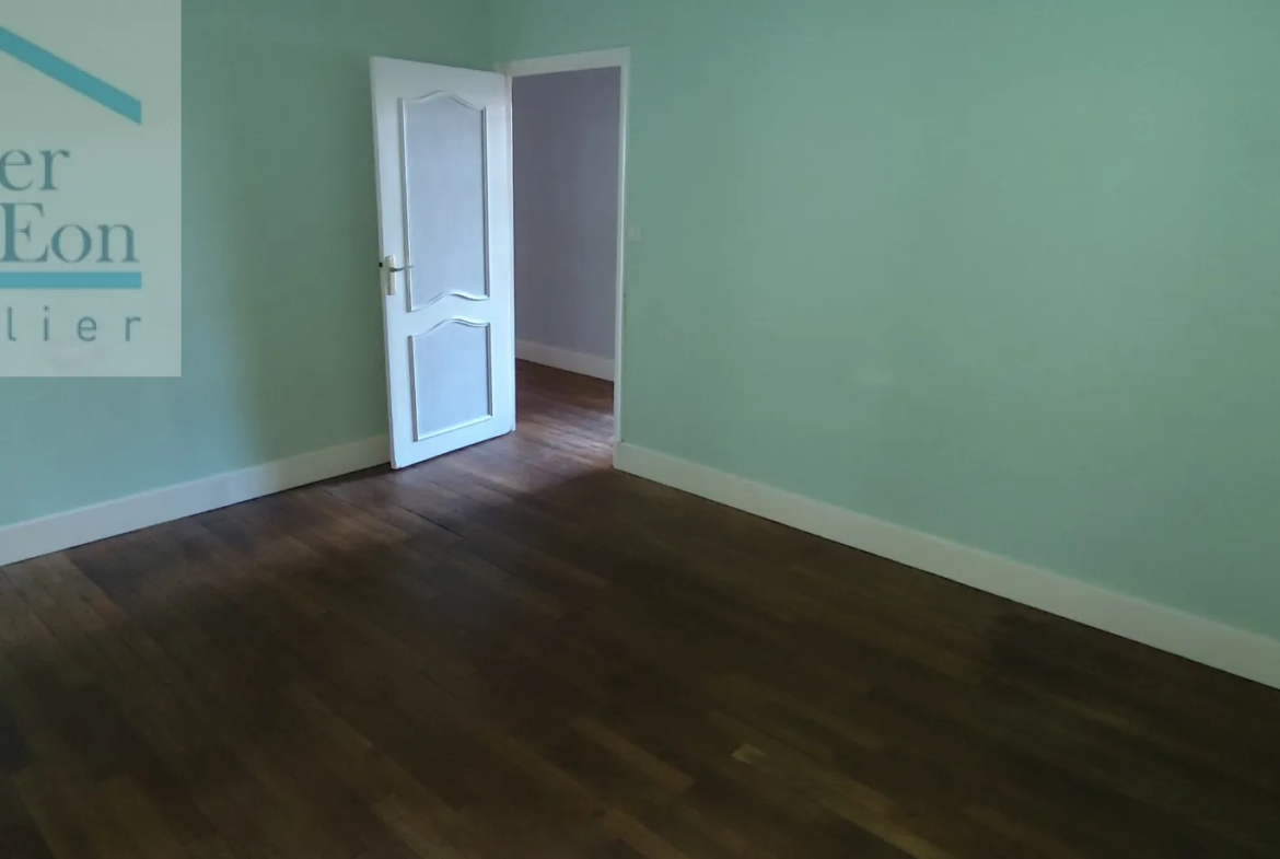 Appartement T4 de 180m2 avec local de 200m2 à Tonnerre 