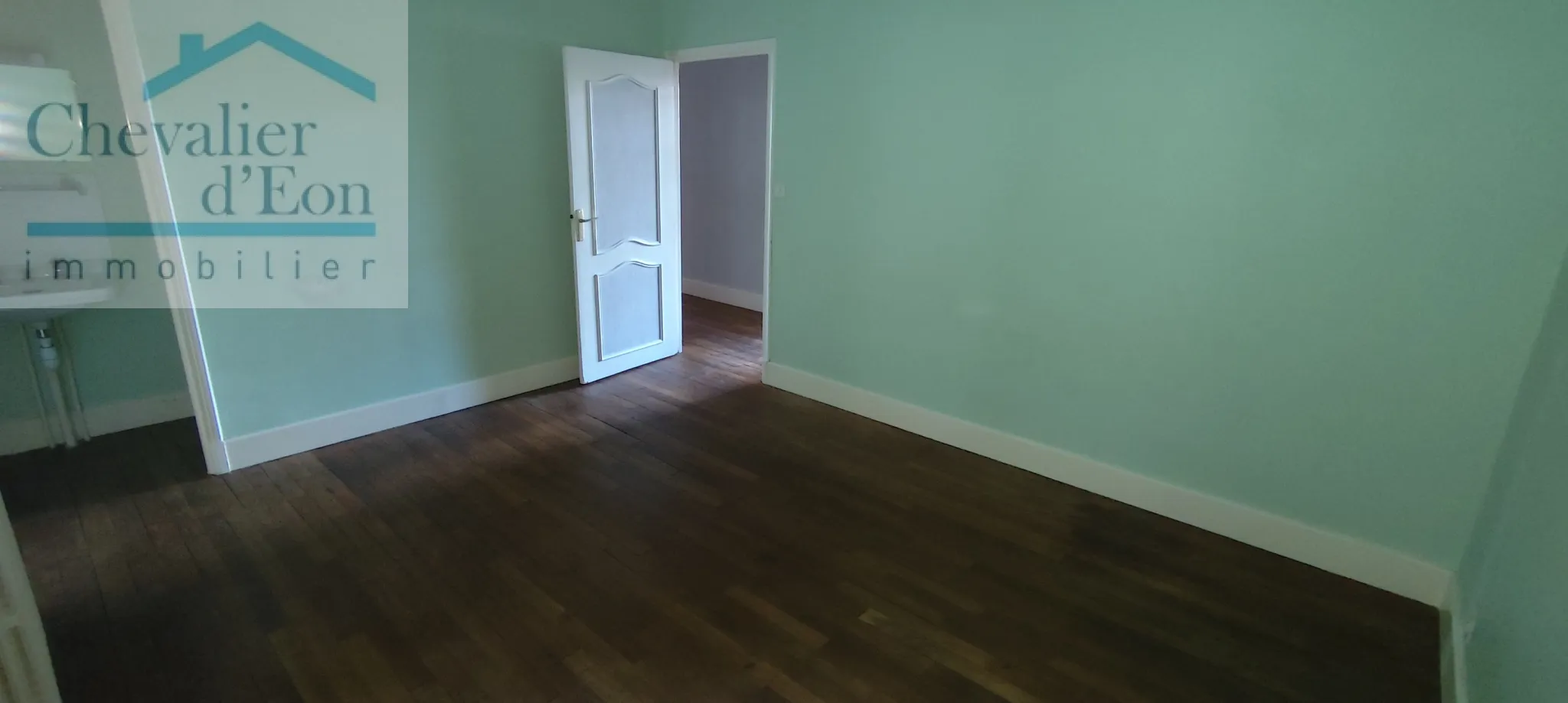 Appartement T4 de 180m2 avec local de 200m2 à Tonnerre 