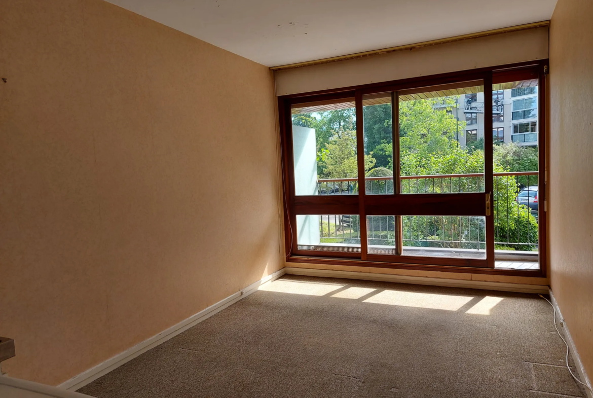 Vente Studio 20.8 m² au Chesnay avec balcon et parking 