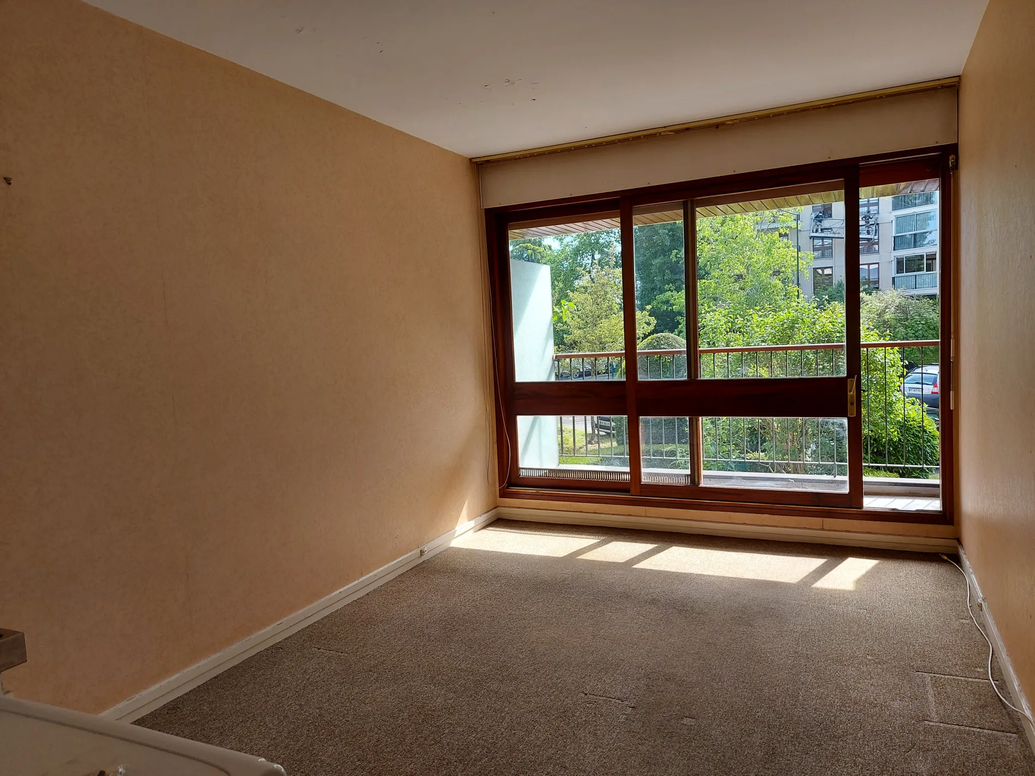 Vente Studio 20.8 m² au Chesnay avec balcon et parking 