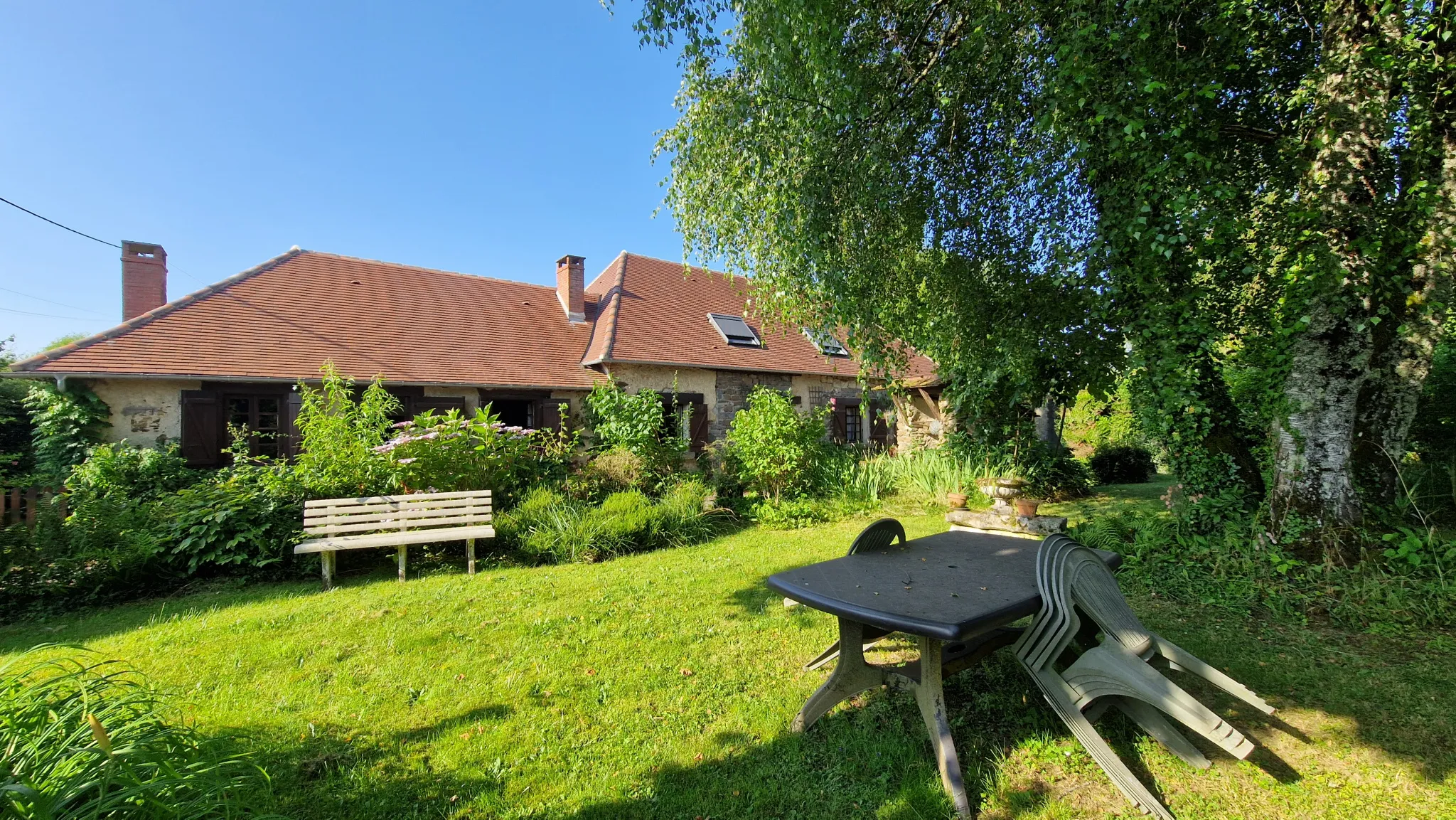 Longère à vendre à Arnac Pompadour - Parc de 3000 m² et 5 chambres 