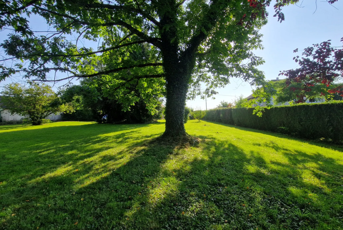 Longère à vendre à Arnac Pompadour - Parc de 3000 m² et 5 chambres 