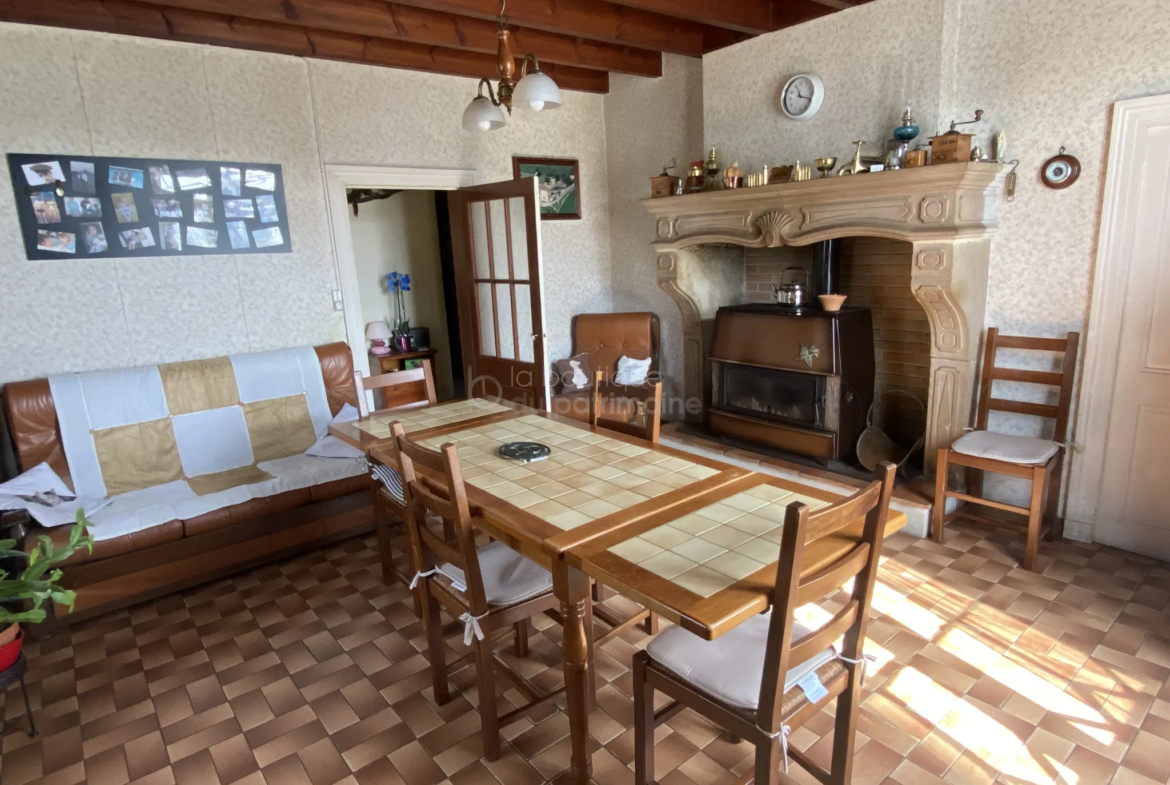 Maison en Pierre à Cudos avec 4 Chambres et Dépendances 