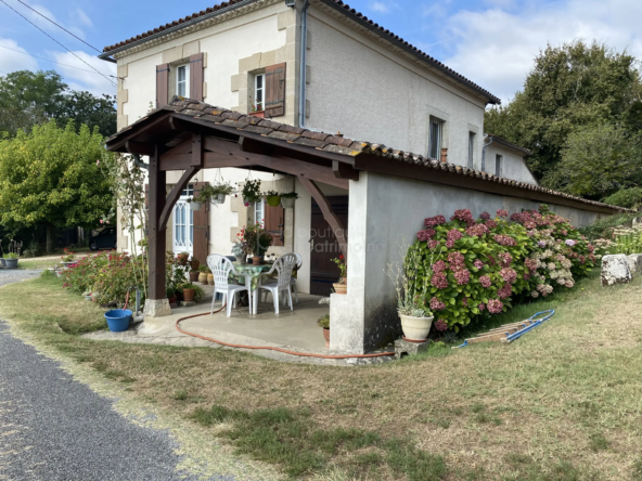 Maison en Pierre à Cudos avec 4 Chambres et Dépendances