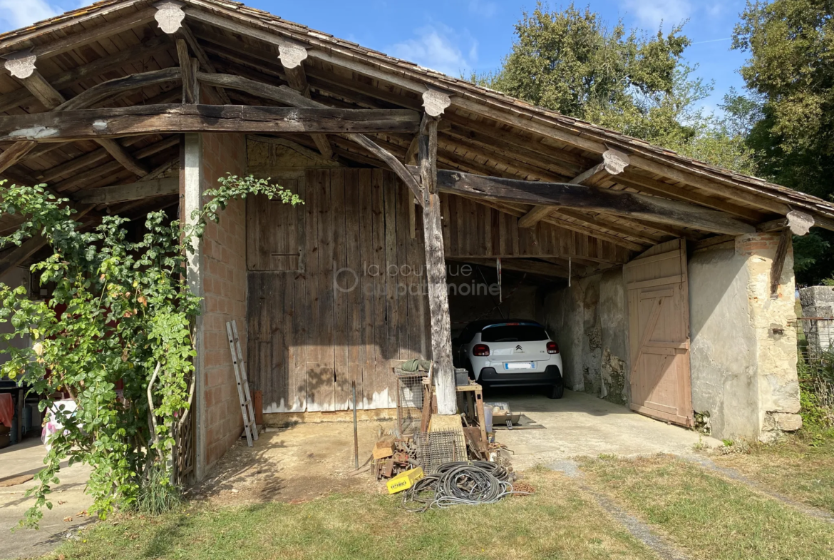 Maison en Pierre à Cudos avec 4 Chambres et Dépendances 