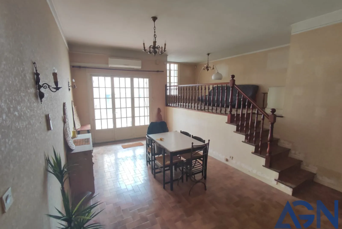 À vendre : Maison de ville 3 pièces 82 m² avec garage et terrasse à Agde 