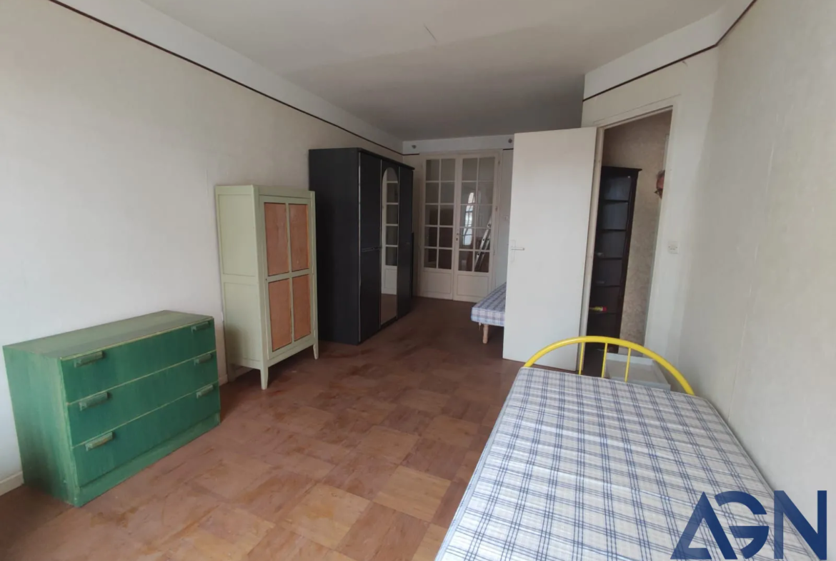 À vendre : Maison de ville 3 pièces 82 m² avec garage et terrasse à Agde 