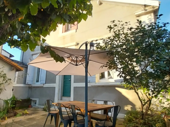 Maison rénovée à vendre à Périgueux avec 2 chambres et terrasse