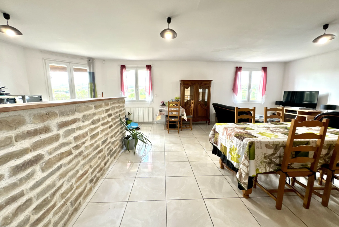 Maison contemporaine avec vue et double garage à Penne d'Agenais 