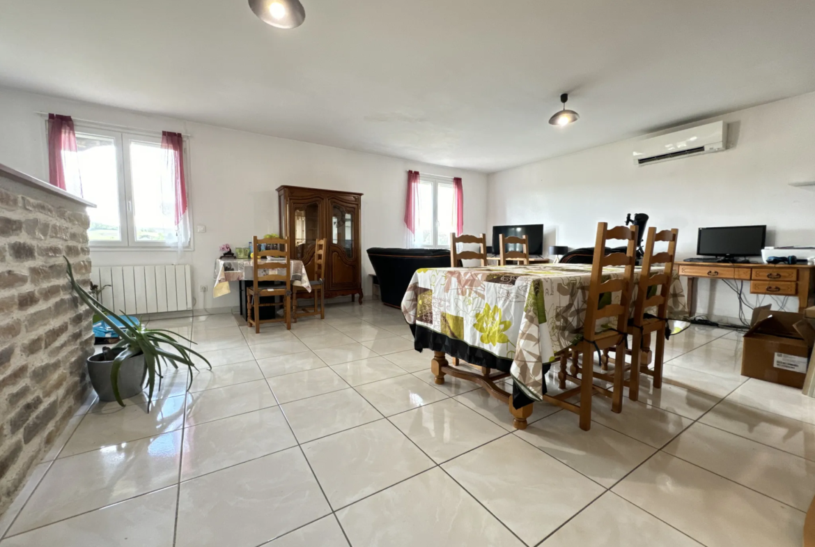 Maison contemporaine avec vue et double garage à Penne d'Agenais 