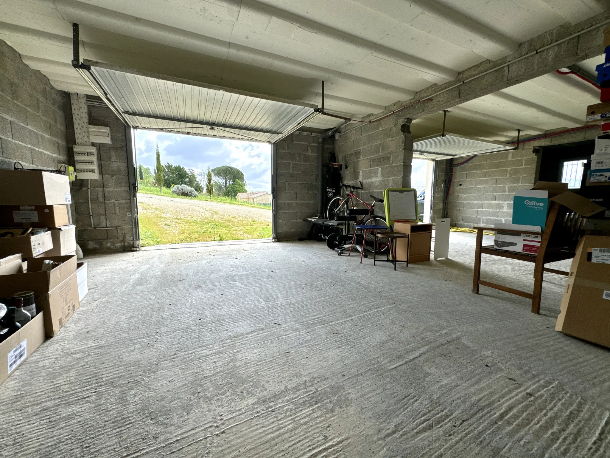 Maison contemporaine avec vue et double garage à Penne d'Agenais 