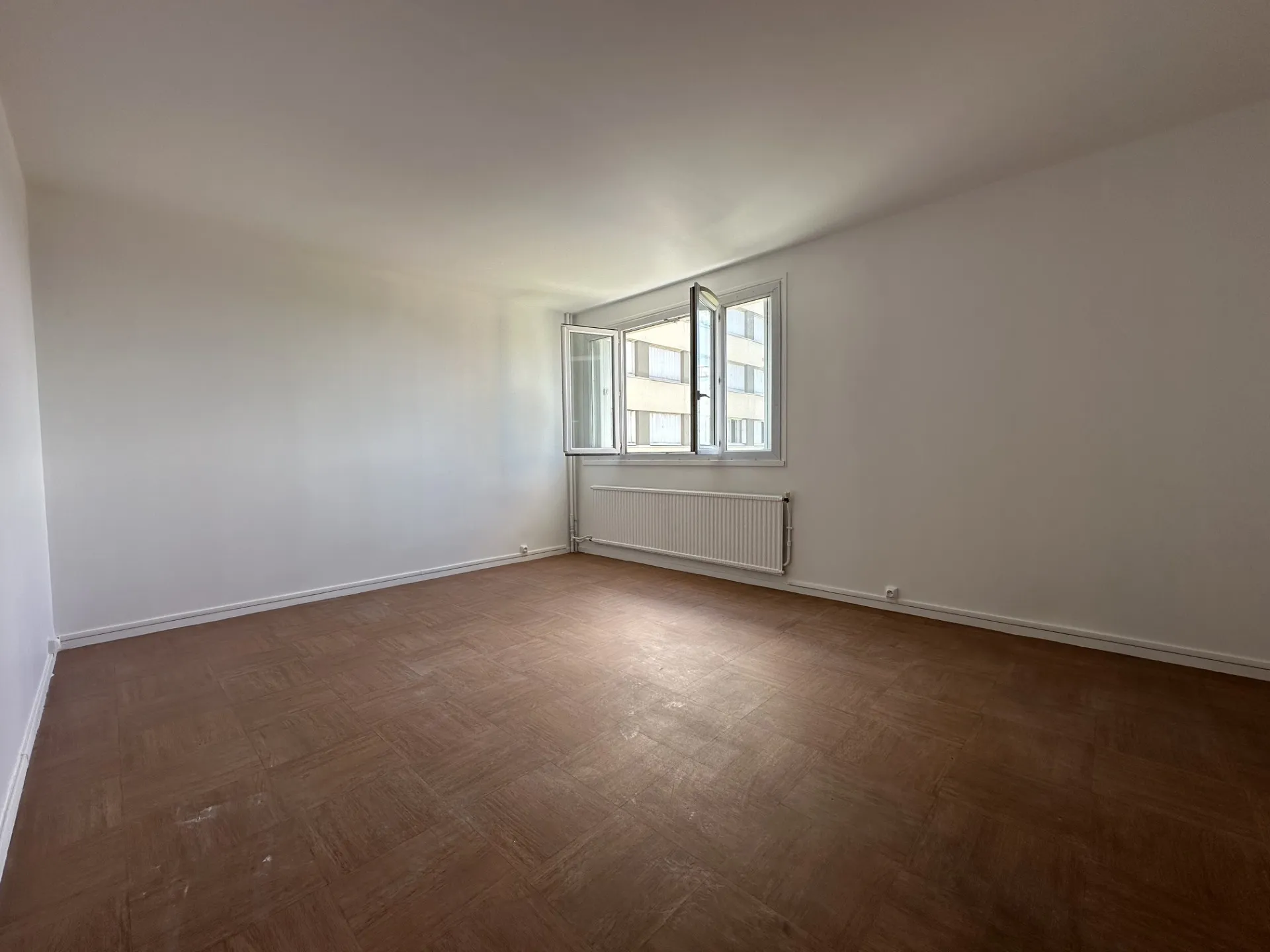 Appartement T4 traversant de 74,59 m² à Joinville-le-Pont 