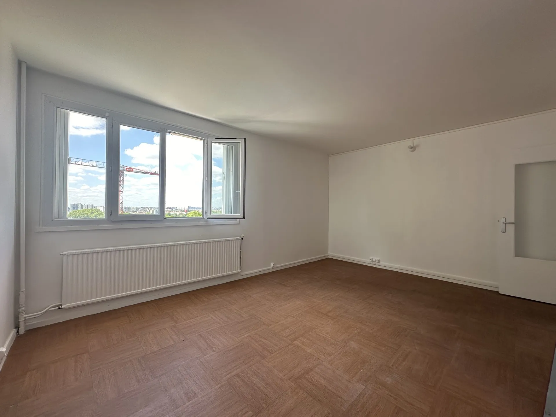 Appartement T4 traversant de 74,59 m² à Joinville-le-Pont 