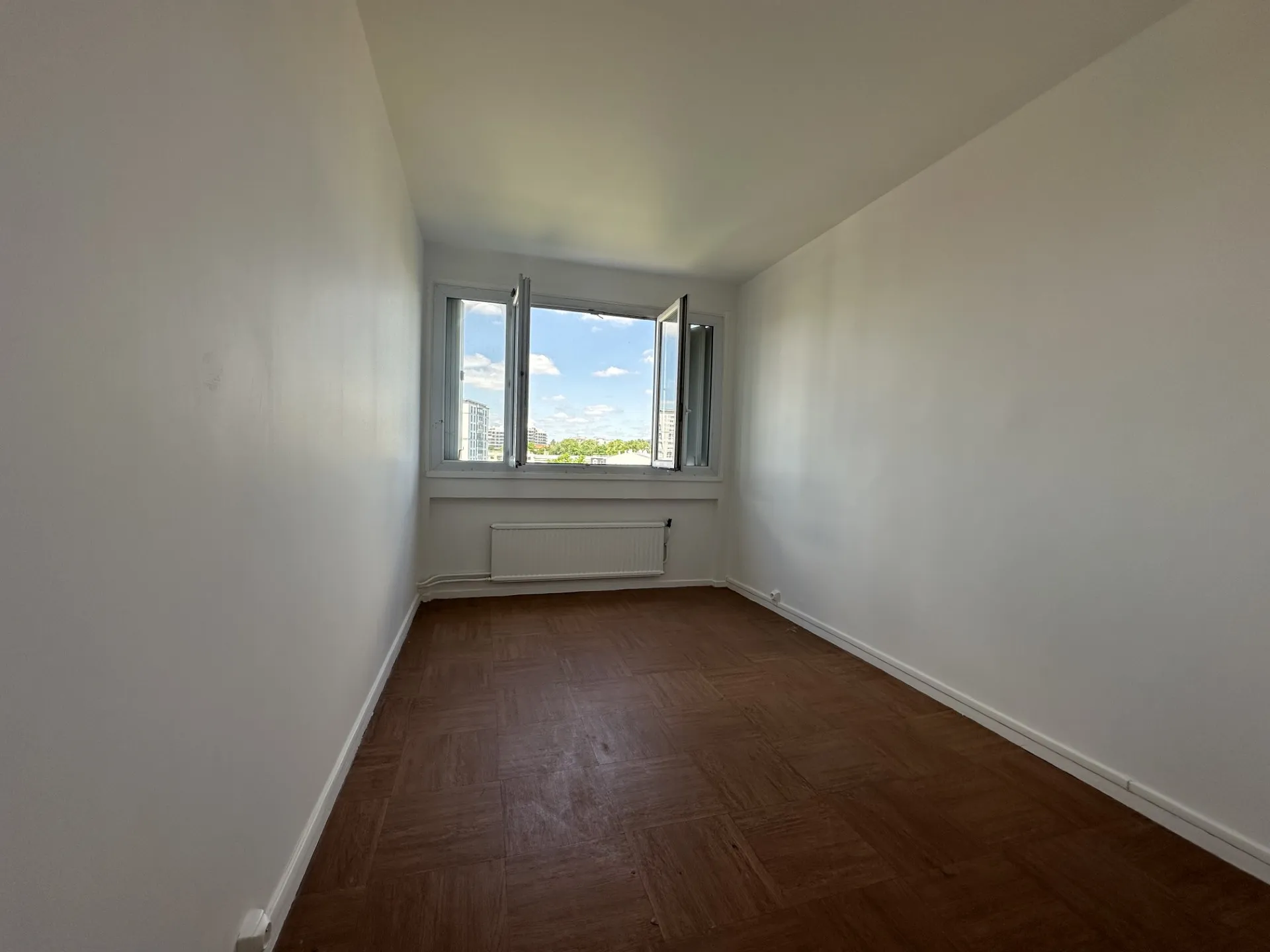 Appartement T4 traversant de 74,59 m² à Joinville-le-Pont 