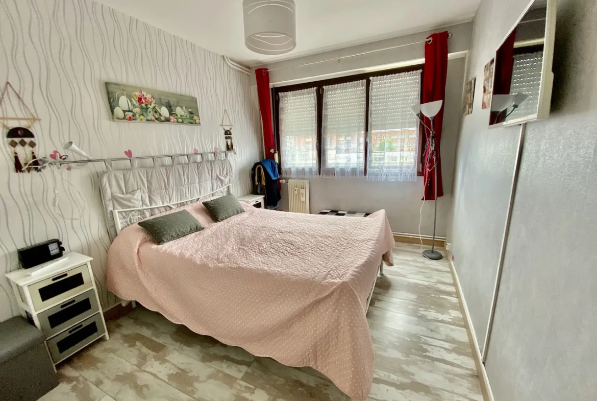 Appartement rénové à vendre à Maubeuge avec garage et stationnement 