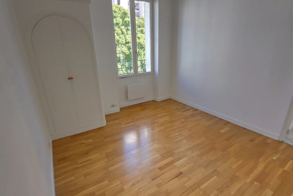 Appartement lumineux 2 pièces à Villeurbanne près du métro Gratte-Ciel 