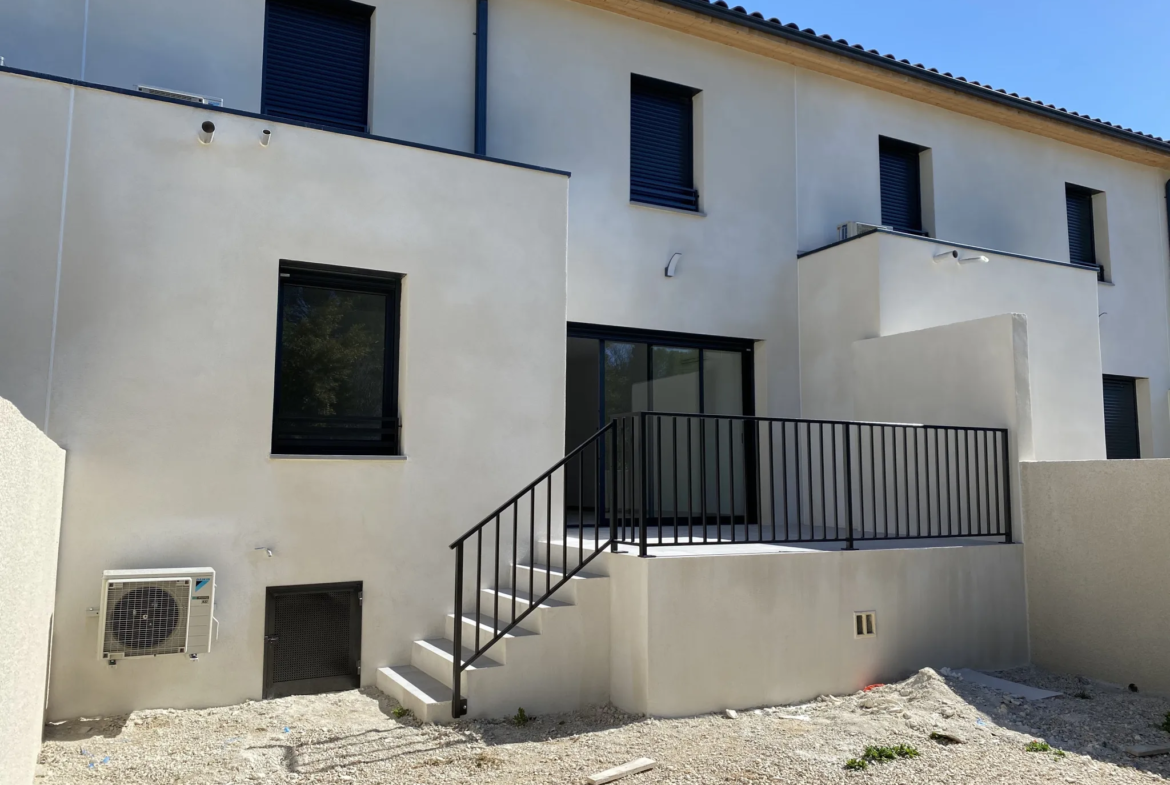 Maison moderne à vendre à Orange - 3 chambres, garage, terrasse 