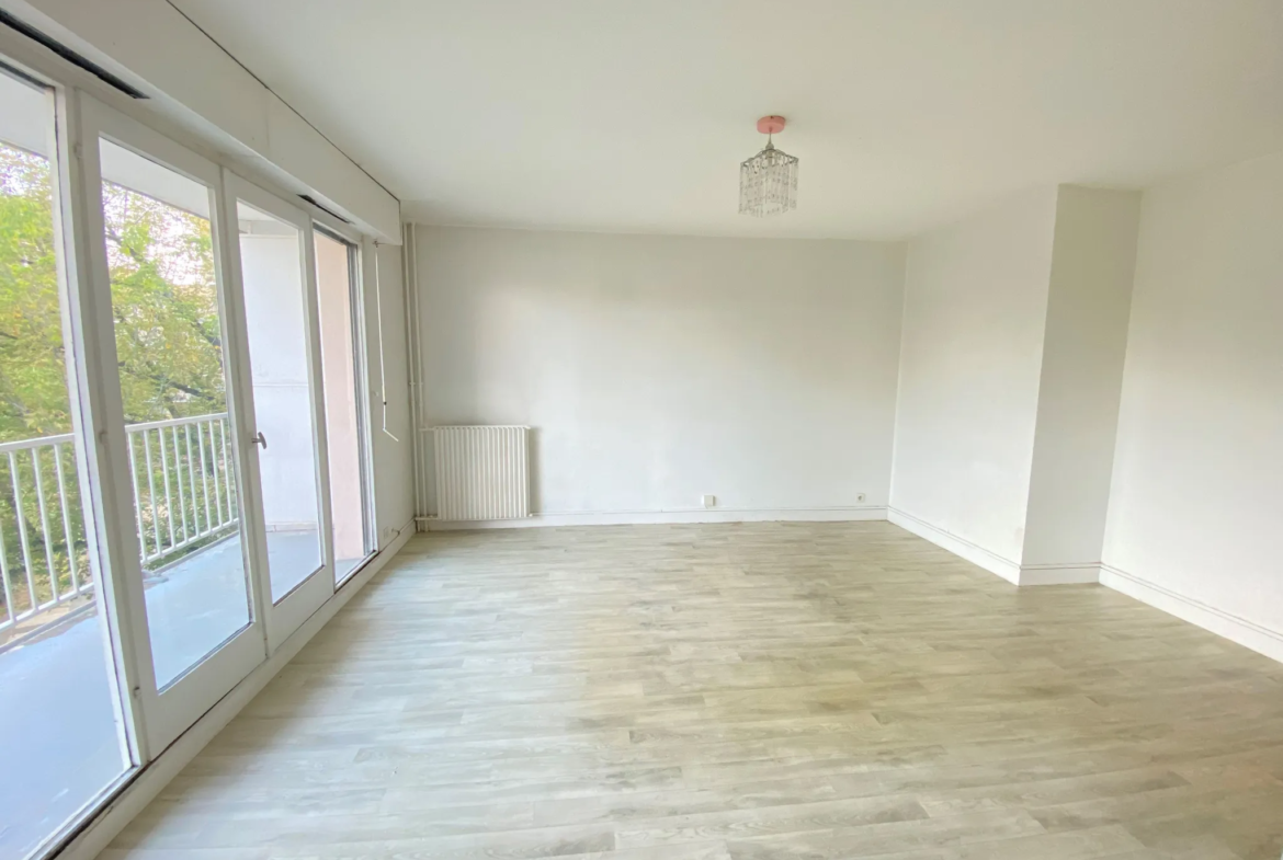 À vendre : Appartement 3 pièces 61 m² à Évry - 128 000 € 