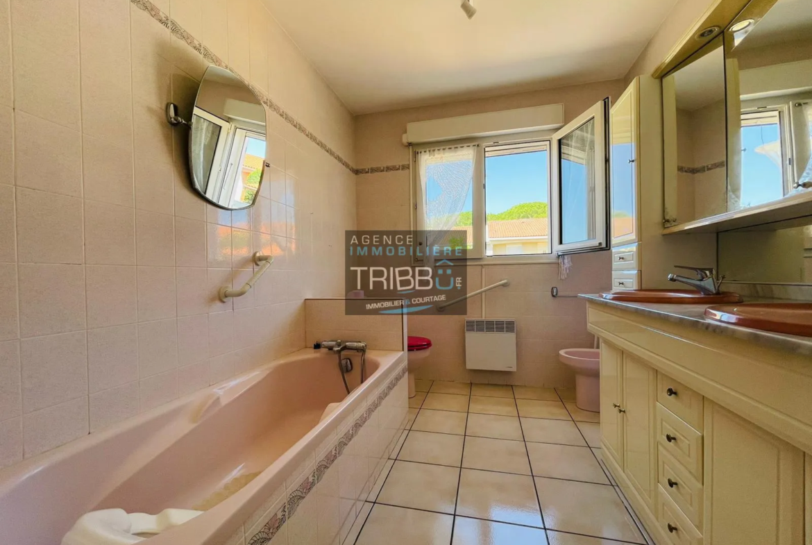 Villa 3 faces de plain pied à Llupia - 275000 EUR 