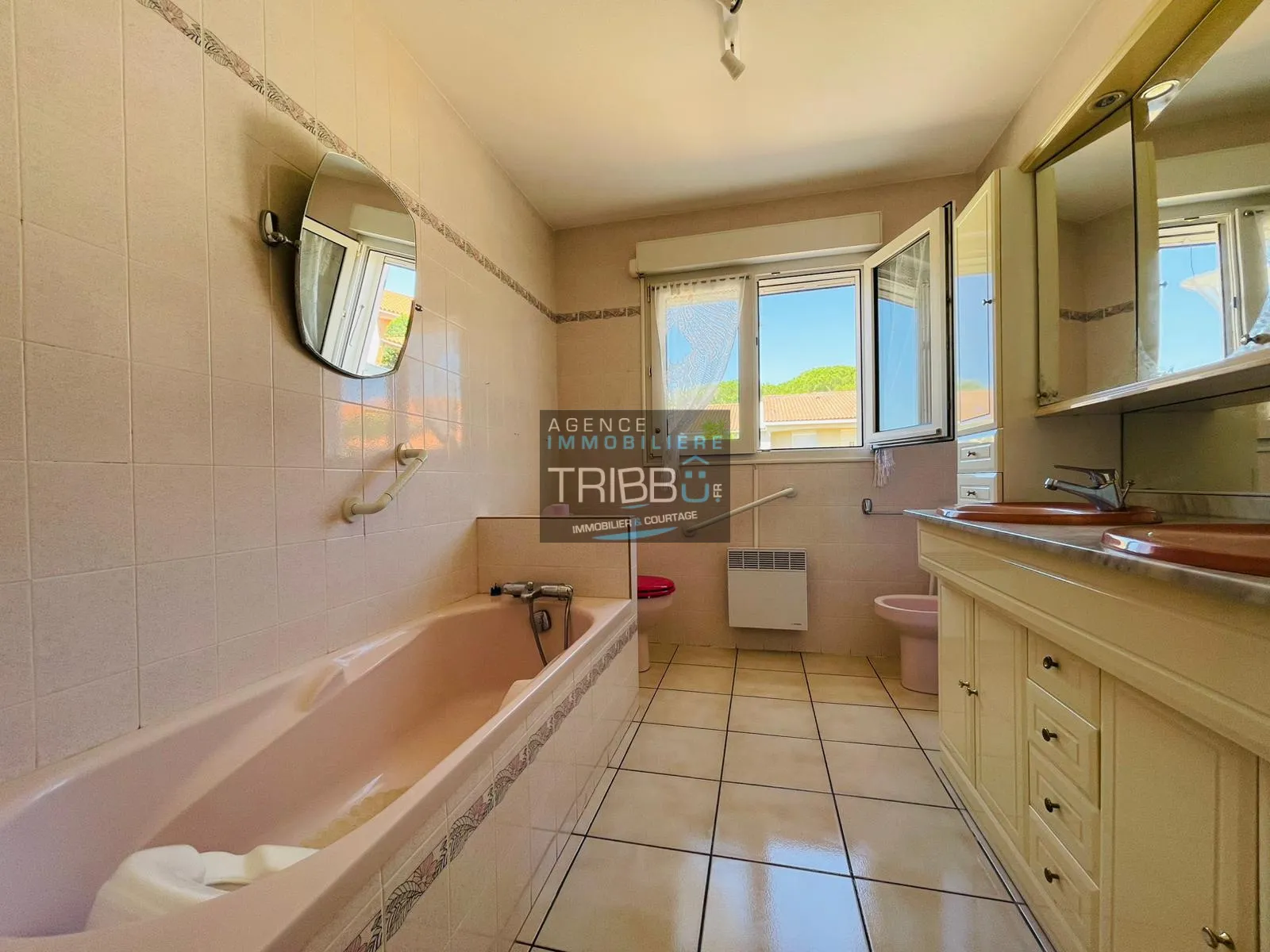 Villa 3 faces de plain pied à Llupia - 275000 EUR 