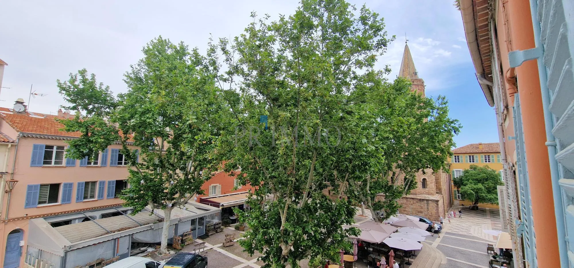 Studio lumineux à vendre dans le centre historique de Fréjus 