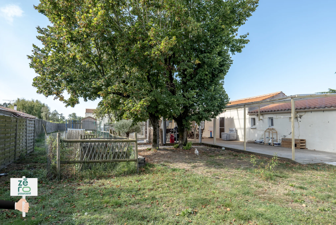 Longère à vendre à Grues - 5 chambres et piscine 