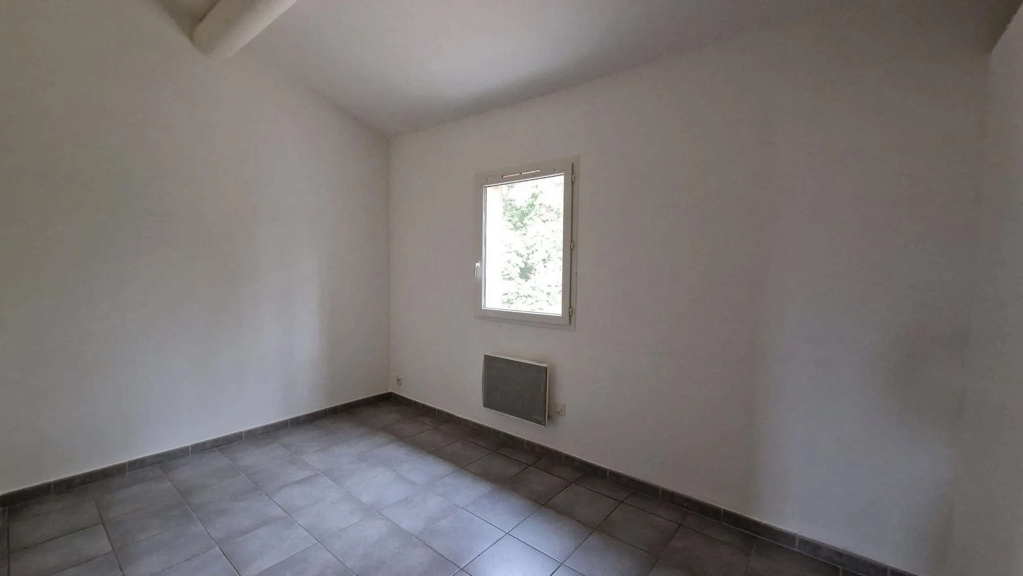 Maison en duplex de type 3 à vendre à Bollène, 84500 