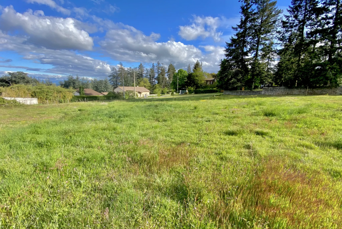 Terrain à bâtir de 1145 m² avec vue dégagée à Annonay 