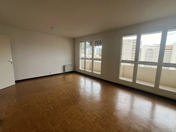 À vendre : Appartement 4 pièces à Toulon La Rode - 80 m²