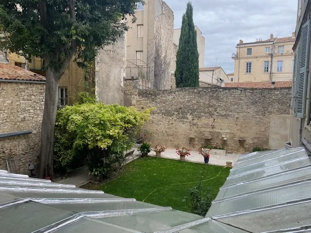 Coup de cœur pour cet appartement T3 rénové à Nîmes près de la Maison Carrée 