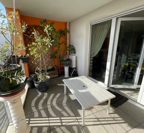 À vendre : Appartement T3 lumineux à Nîmes avec terrasse et jardin