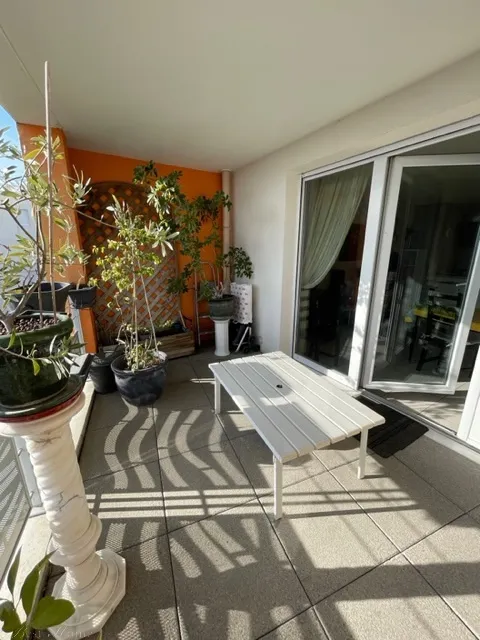 À vendre : Appartement T3 lumineux à Nîmes avec terrasse et jardin 