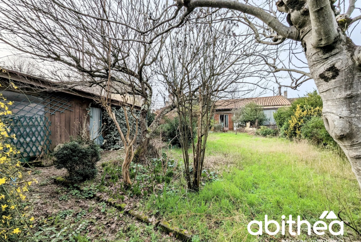 Maison à rénover à Libourne - Potentiel élevé avec jardin et dépendance 